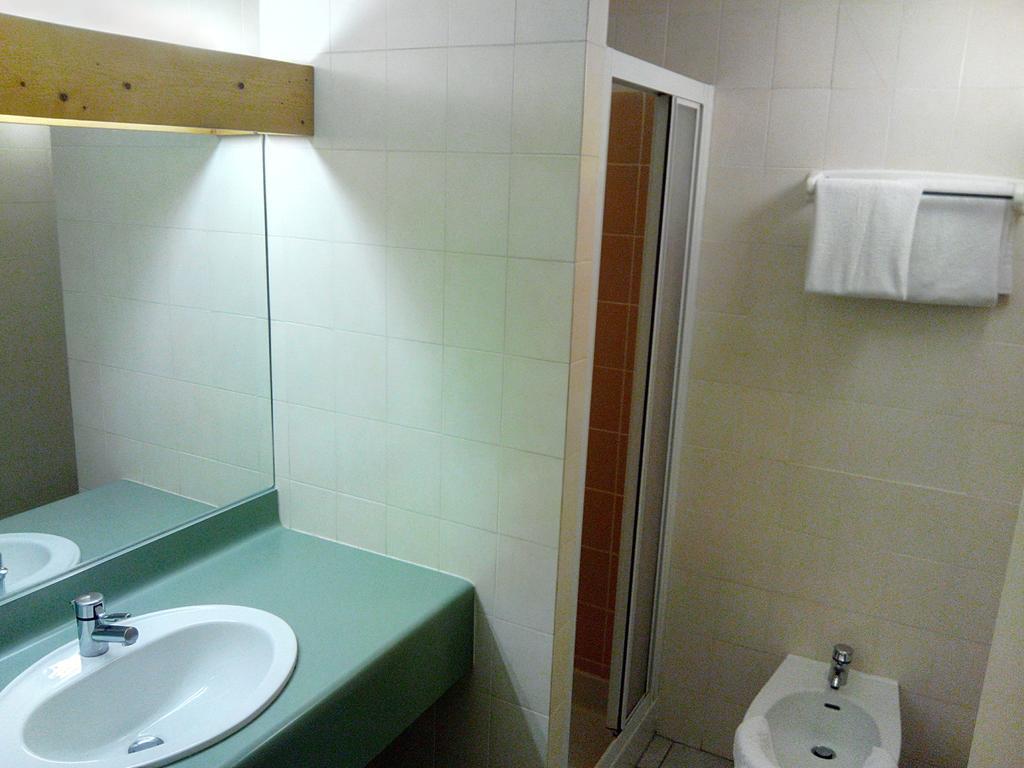 N'Atura Hotel Aire sur l'Adour Ruang foto